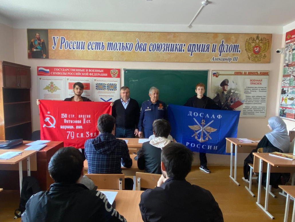 Кизилюртовская провела беседу с учащимися гуманитарного колледжа 2 18a72767 0827 48d2 b625 21768b4fc9d8
