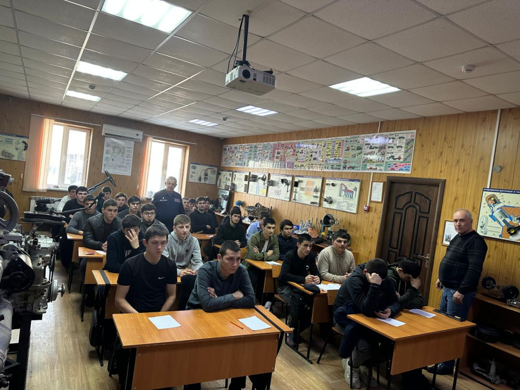 Урок мужества в Кизилюртовской АШ 2 30e01f20 849f 4a70 a317 c7eae2674af9