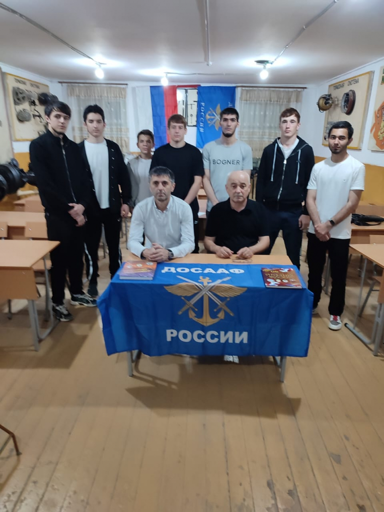 В Буйнакской автошколе ДОСААФ России провели занятие – Пушкинский день в России 2 img 20250603 wa0125