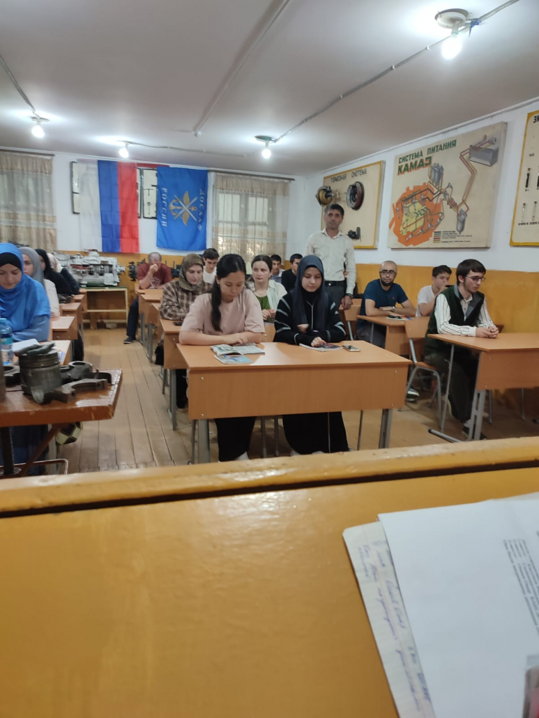 В Буйнакской АШ провели занятие на тему: img 20250609 wa0036
