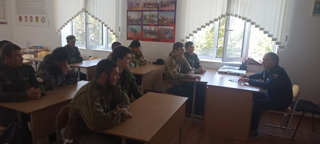 С курсантами Кизлярской АШ провели беседу 2 img 20250722 130710