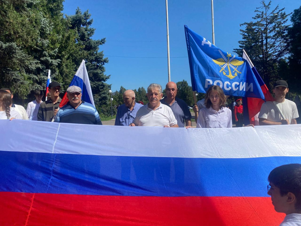 В Кизилюртовской АШ отметили день Государственного флага России 2 4bc50b13 23a3 4570 a1a4 21c836829046