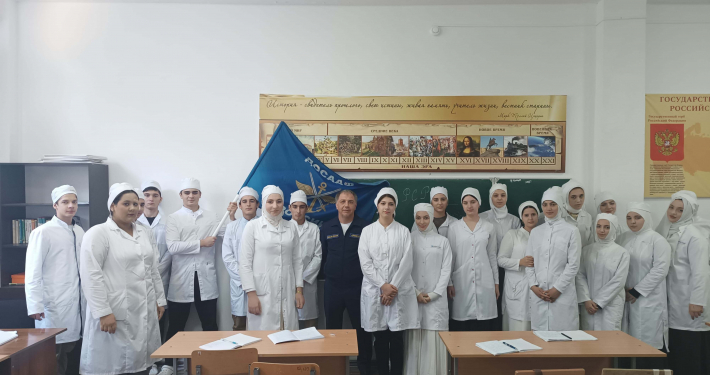 В Кизлярской автошколе прошел рассказ - диалог со студентами медицинского колледжа им. img 20241009 wa0020 1