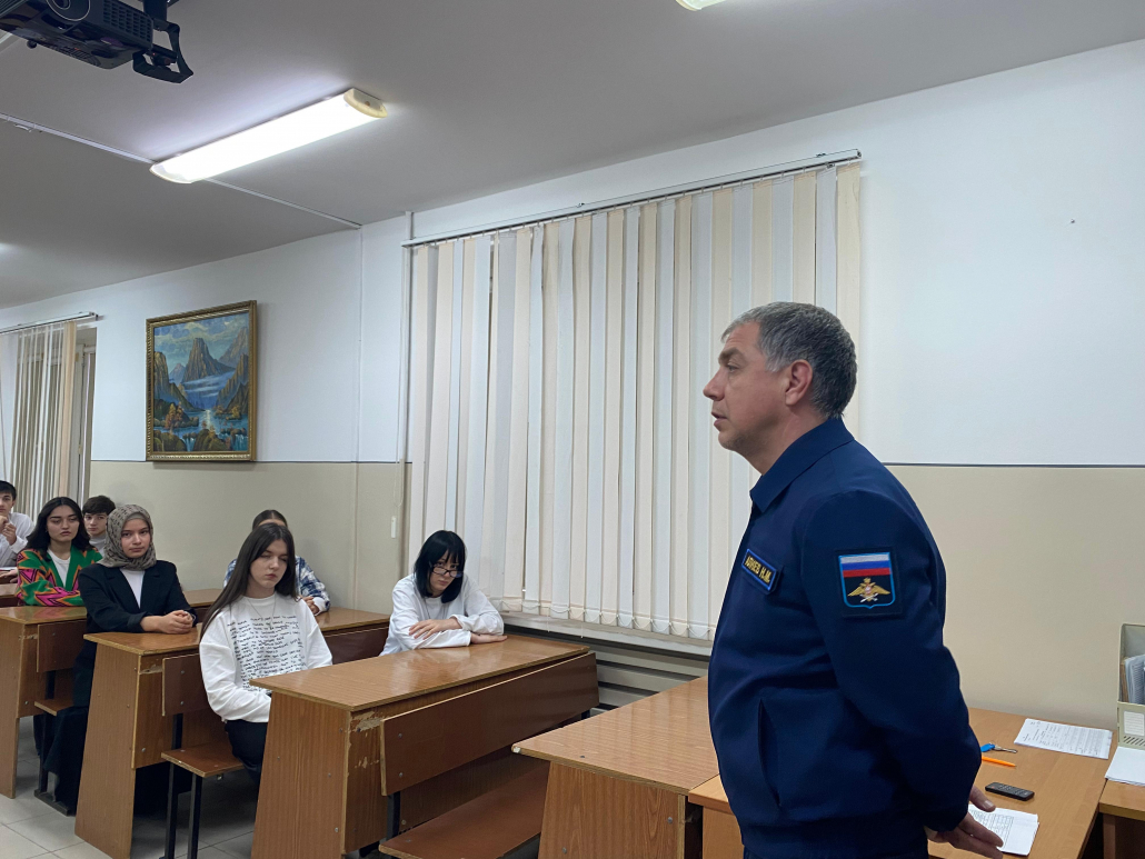 Тематический урок в Кизлярской автошколе 3 img 20251216 wa0008