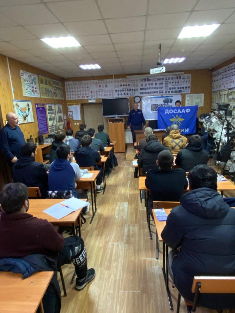 В Кизилюртовской Автошколе провели рассказ-диалог. 2 izobrazhenie whatsapp 2025 12 12 v 10.48.52 b9f40f0e 1