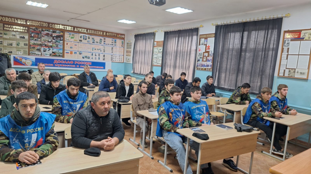 Участие Хасавюртовской автошколы во Всероссийской акции photo 2025 12 01 15 03 15