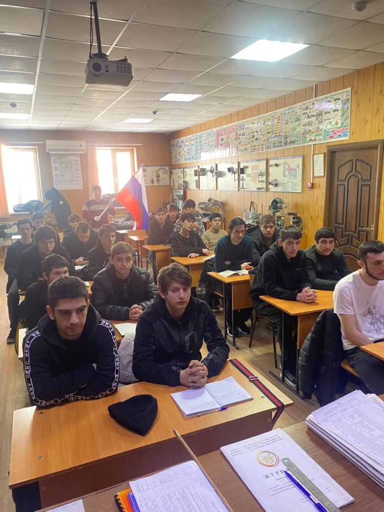 Еженедельное освещение хода выполнения задач СВО на Украине провели в Кизилюртовской автошколе. 3 b955c4db a699 4eb0 a607 0e81f5857b1d
