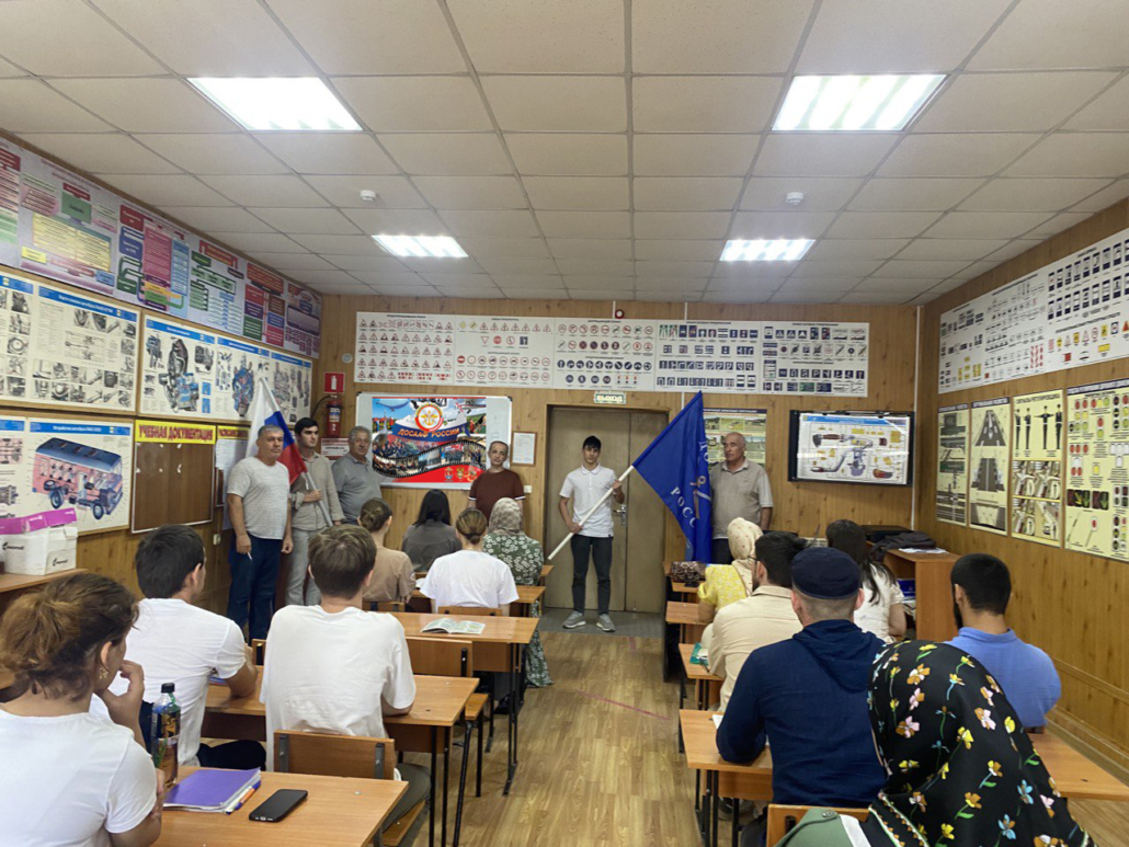 В Кизилюртовской Автошколе информирование «Краткая история ОСОАВИАХИМА-ДОСААФ». 3 123